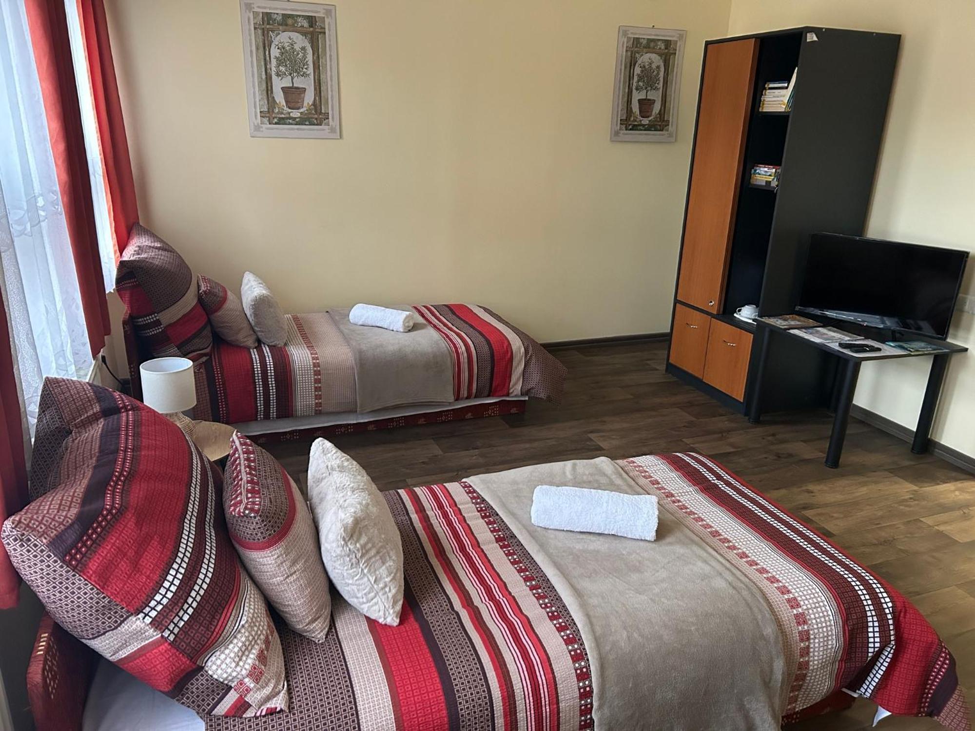 Esely Apartmanhaz Nyiregyhaza Exterior photo